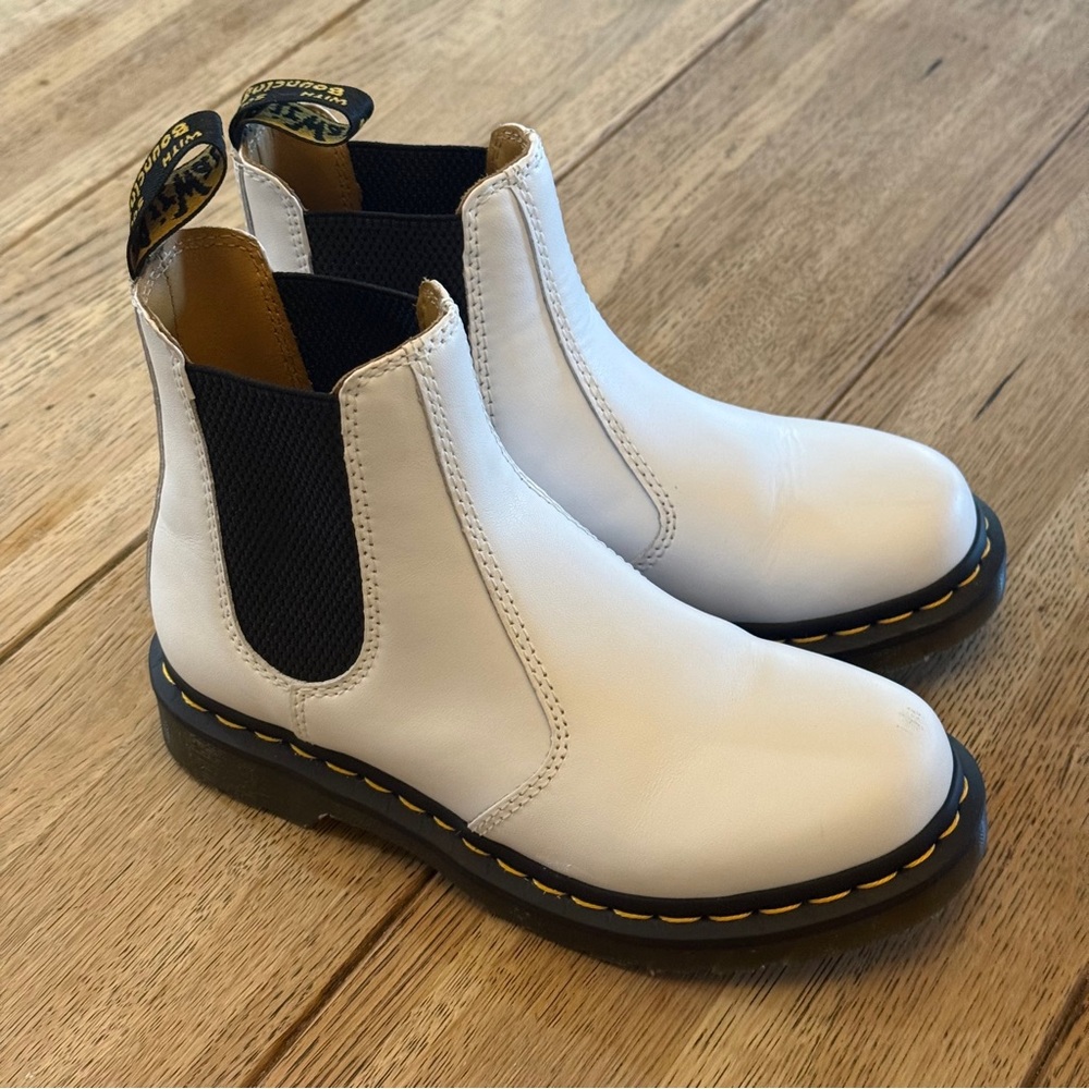 Doc Martens Yellow Stitch Smooth‎ Leather Chelsea Boots White Women’s Size 5